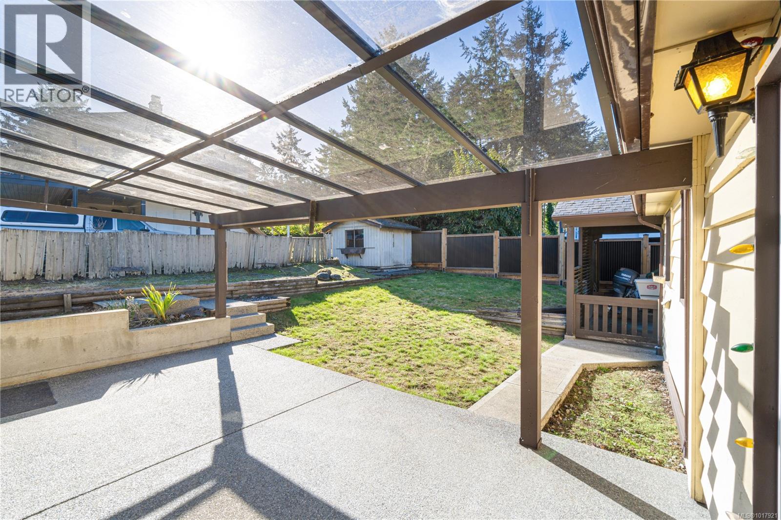 7431 Andrea Cres, Lantzville