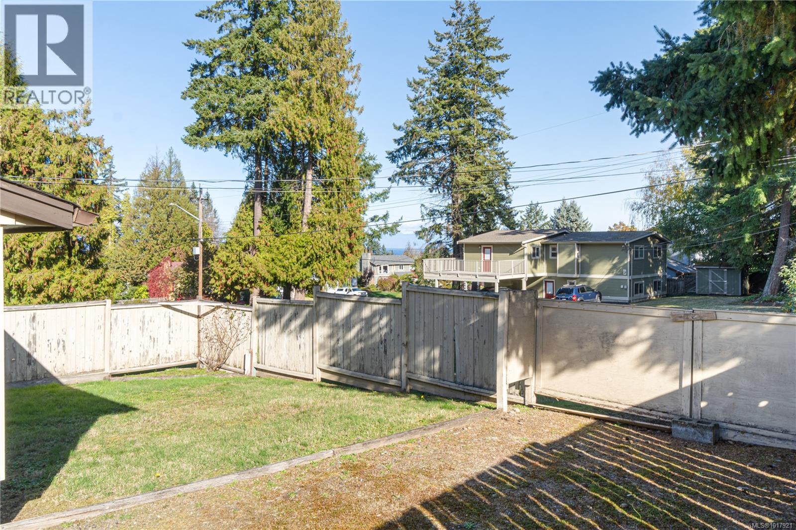 7431 Andrea Cres, Lantzville