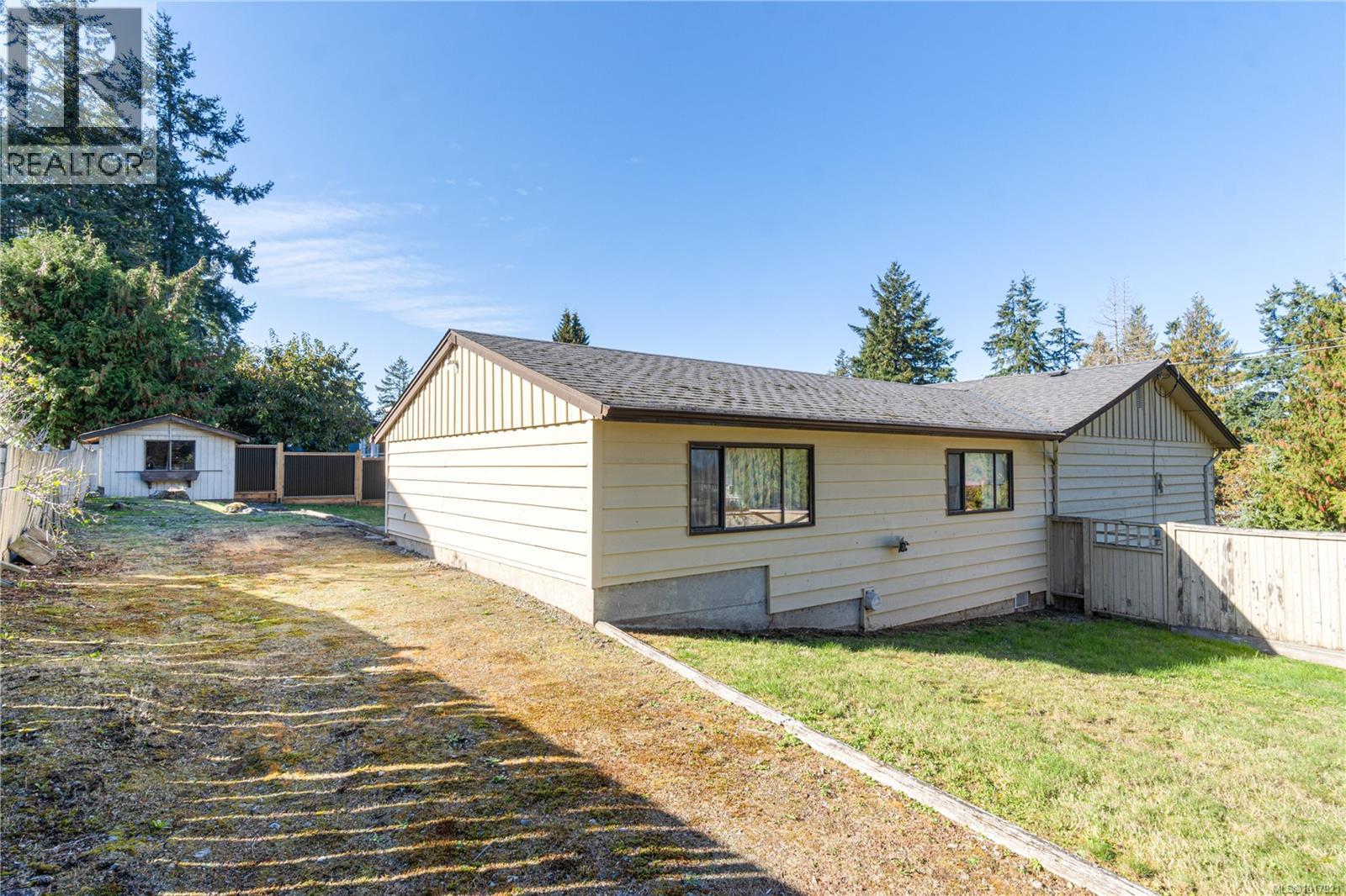 7431 Andrea Cres, Lantzville