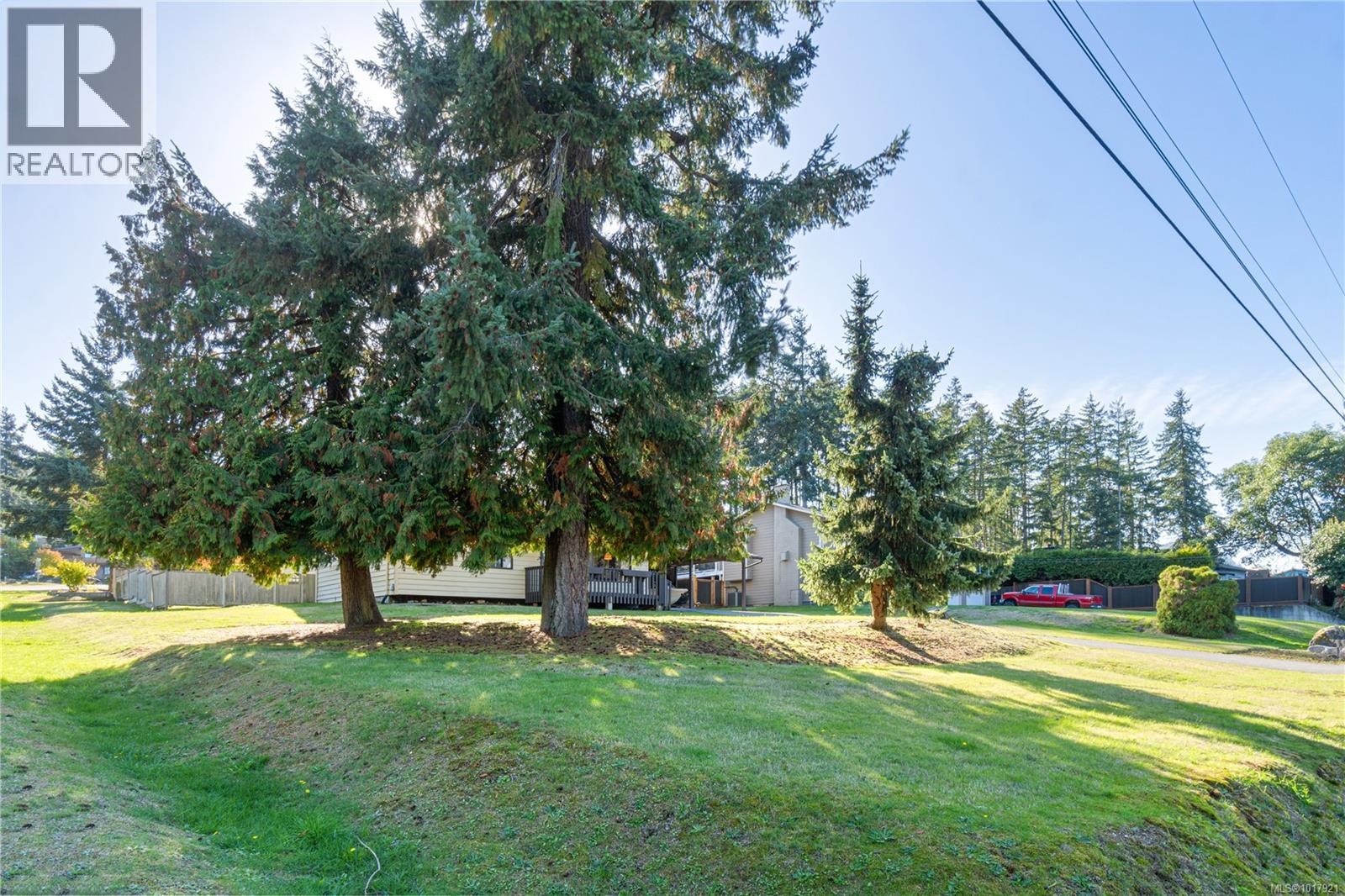 7431 Andrea Cres, Lantzville