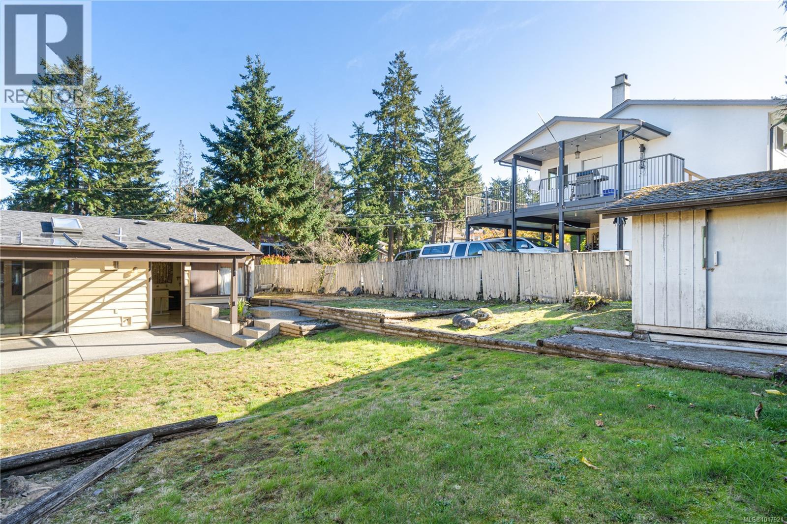 7431 Andrea Cres, Lantzville