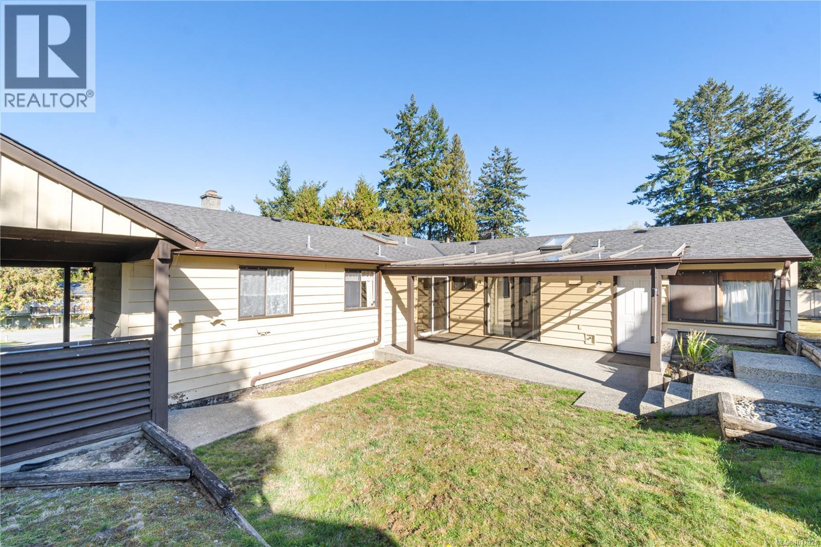 7431 Andrea Cres, Lantzville