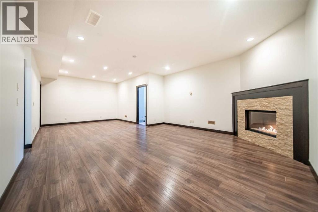 Single Family House for Sale in  Quarry Way SE Douglasdale/Glen Calgary 