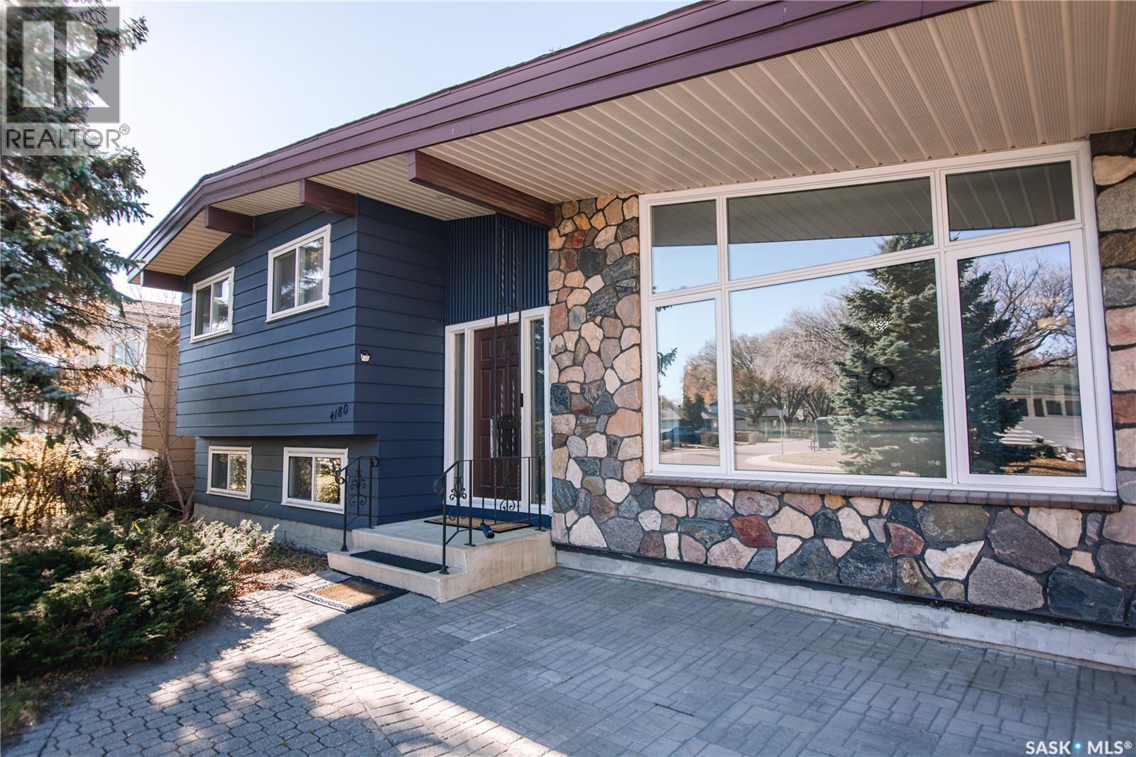 Single Family House for Sale in  Princess STREET Regina 