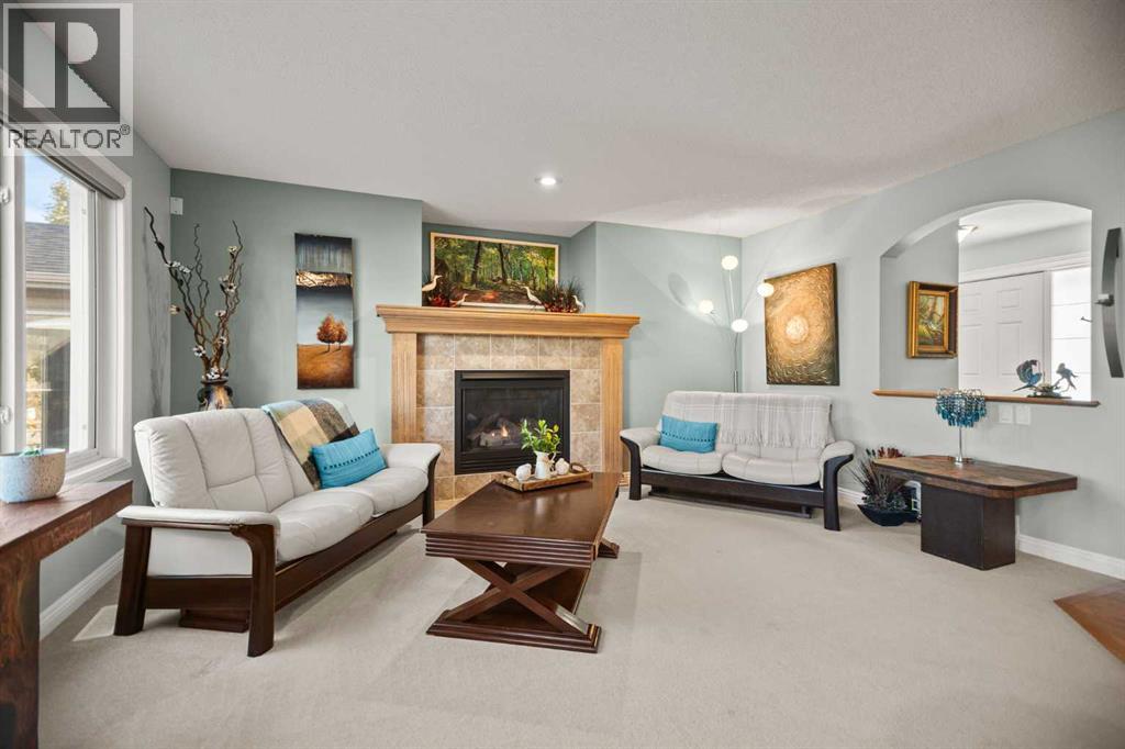 232 Sunset Close, Cochrane
