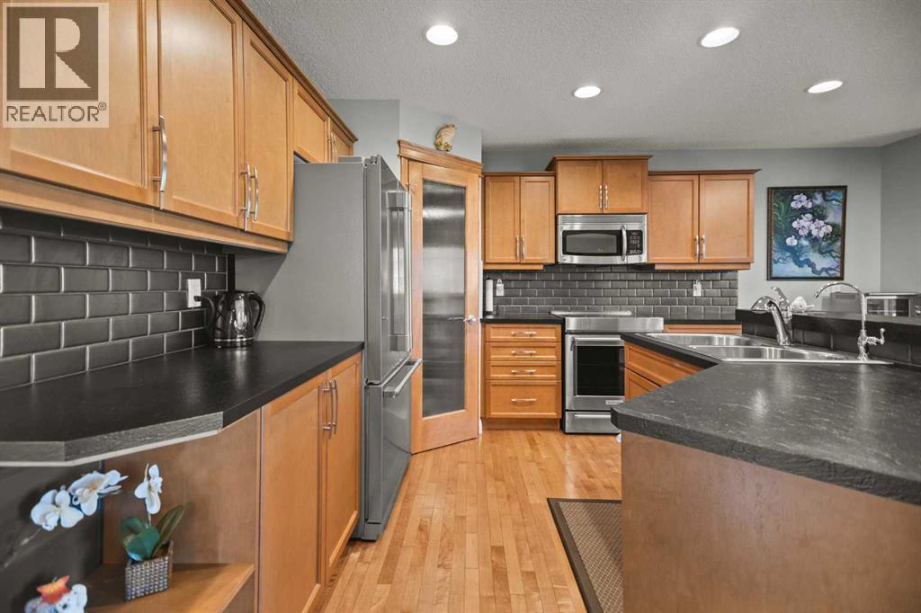 232 Sunset Close, Cochrane