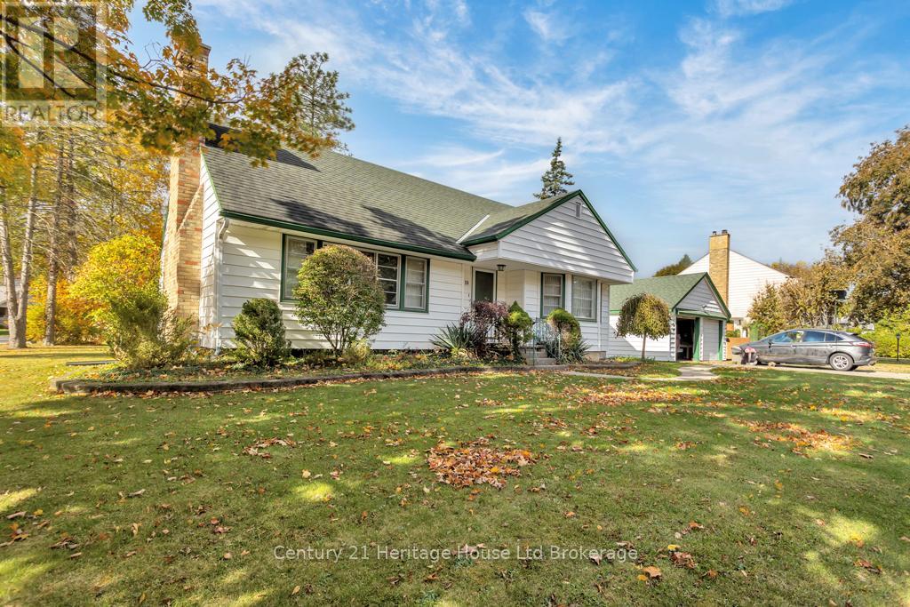 10 PARKSIDE DRIVE