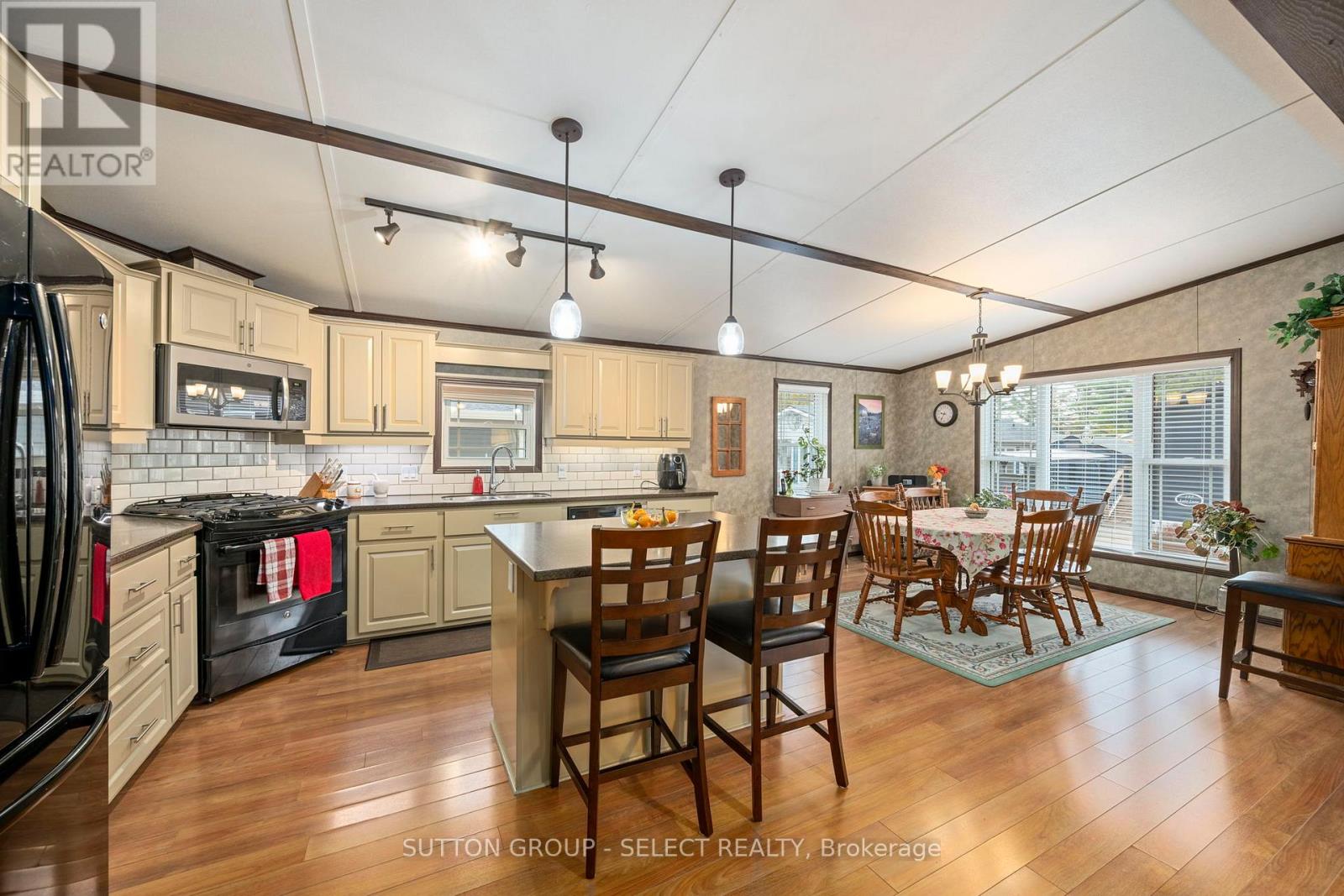 #131 22790 AMIENS ROAD - 12