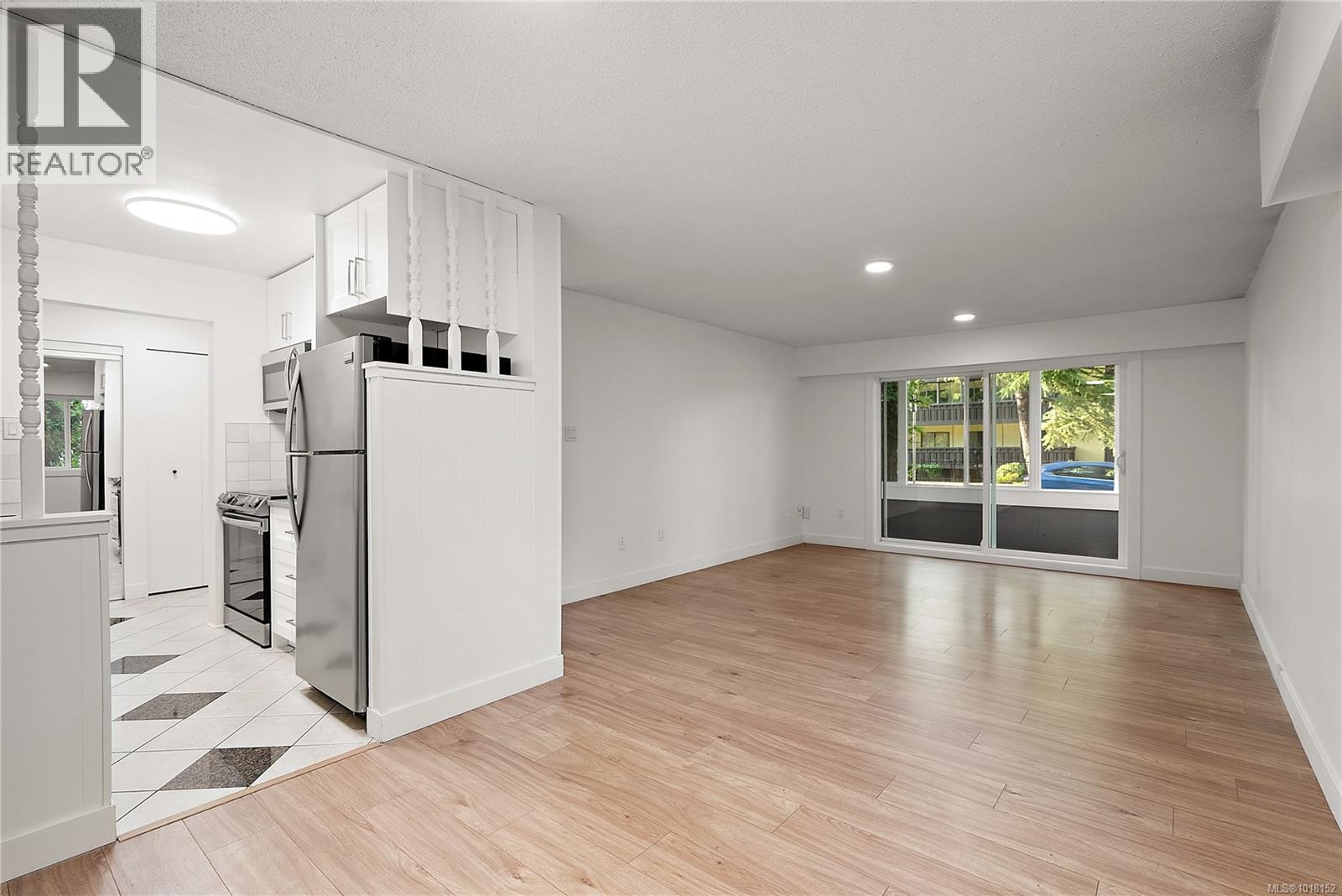 101 1124 Esquimalt Rd, Esquimalt