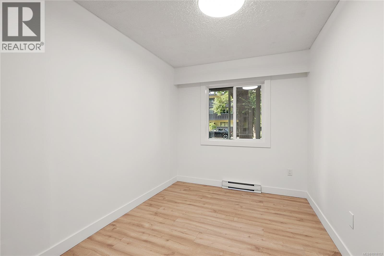 101 1124 Esquimalt Rd, Esquimalt