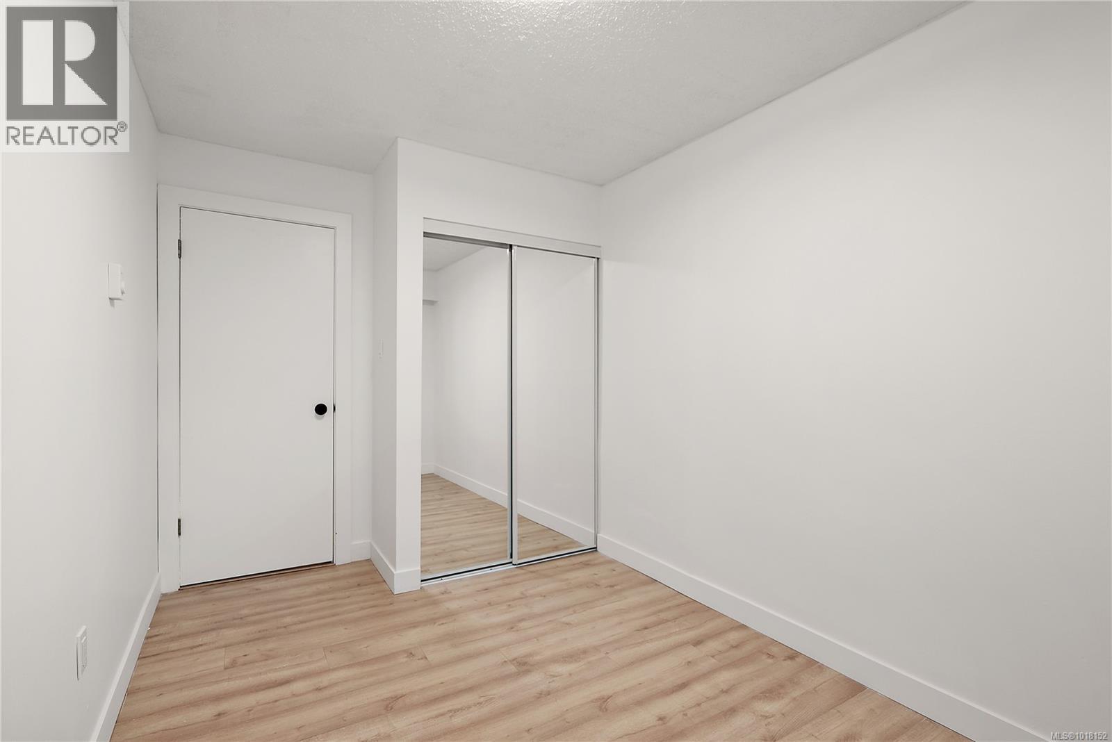 101 1124 Esquimalt Rd, Esquimalt