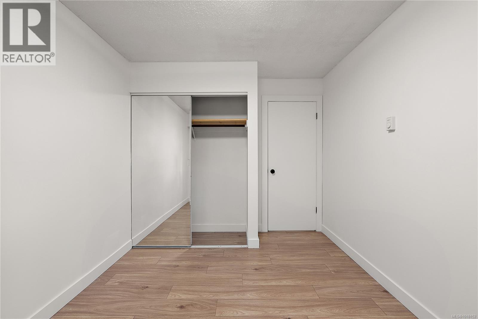 101 1124 Esquimalt Rd, Esquimalt