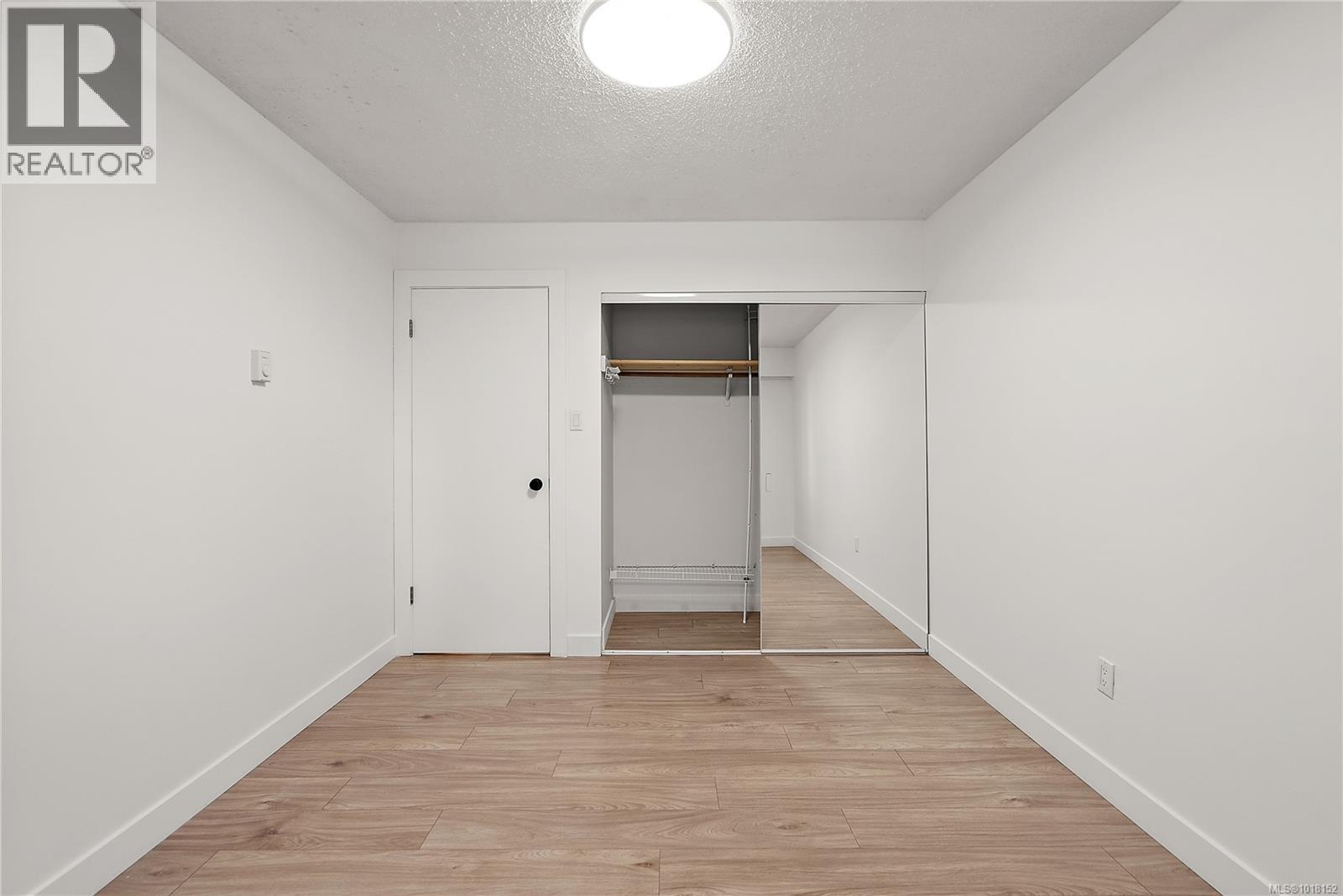 101 1124 Esquimalt Rd, Esquimalt