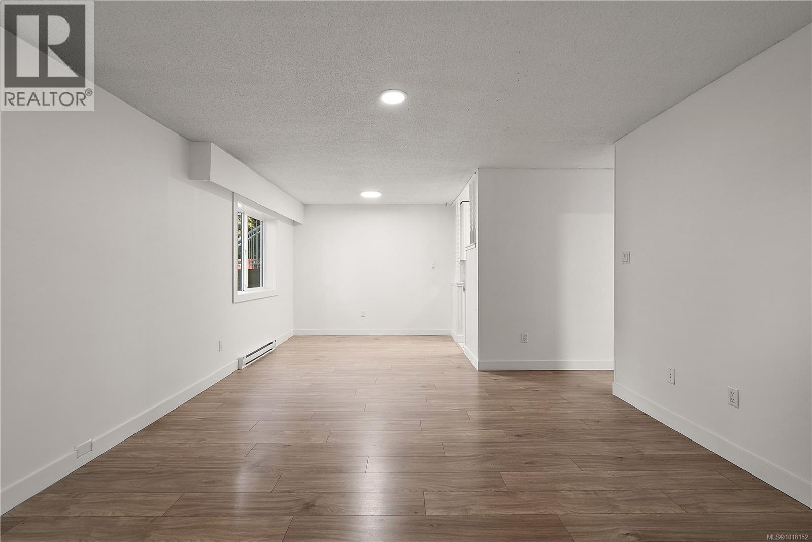 101 1124 Esquimalt Rd, Esquimalt