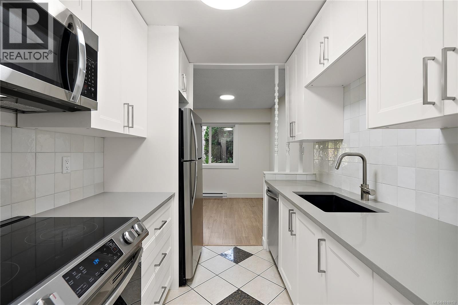 101 1124 Esquimalt Rd, Esquimalt