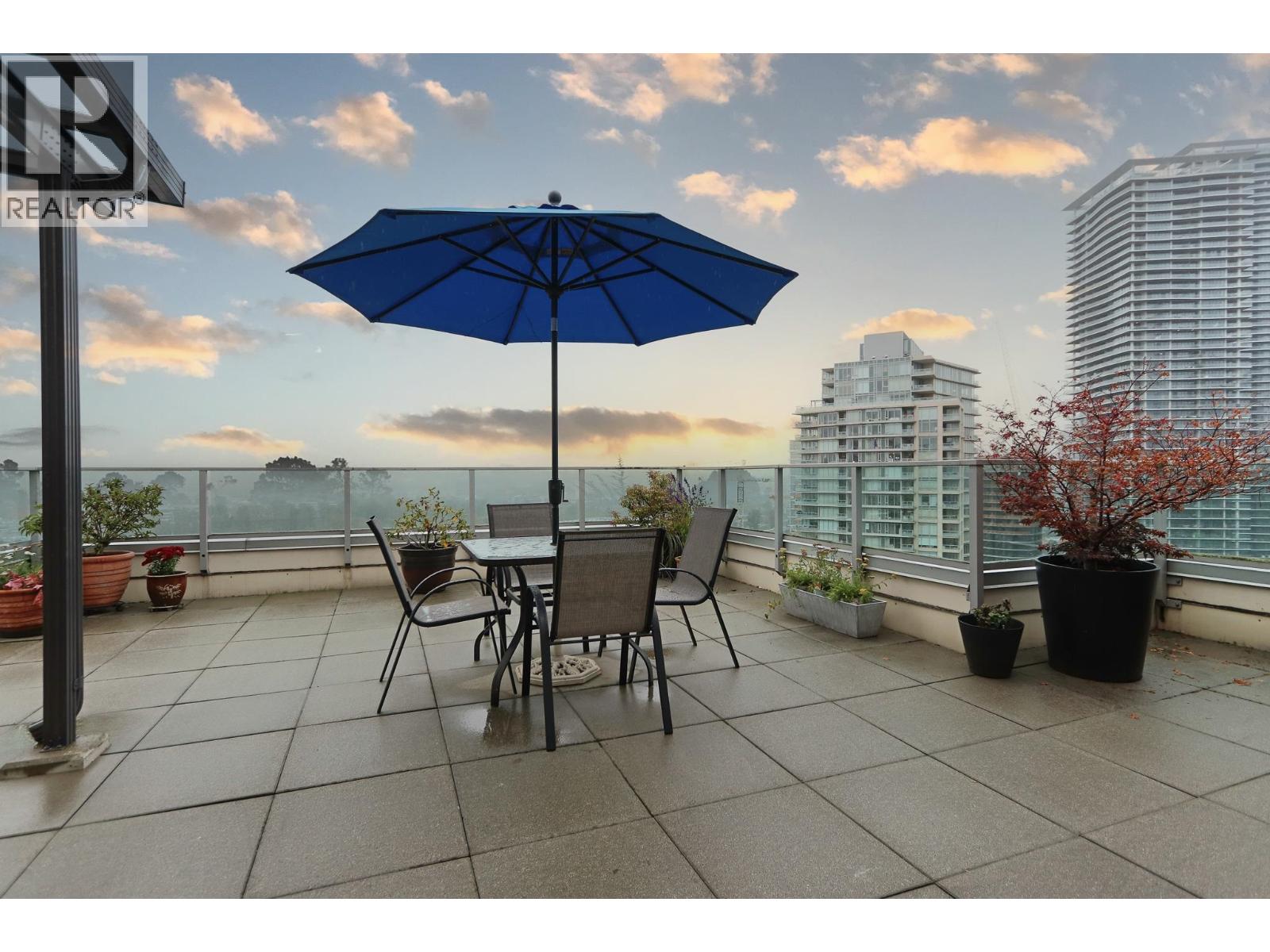 2202 2200 DOUGLAS ROAD, Burnaby