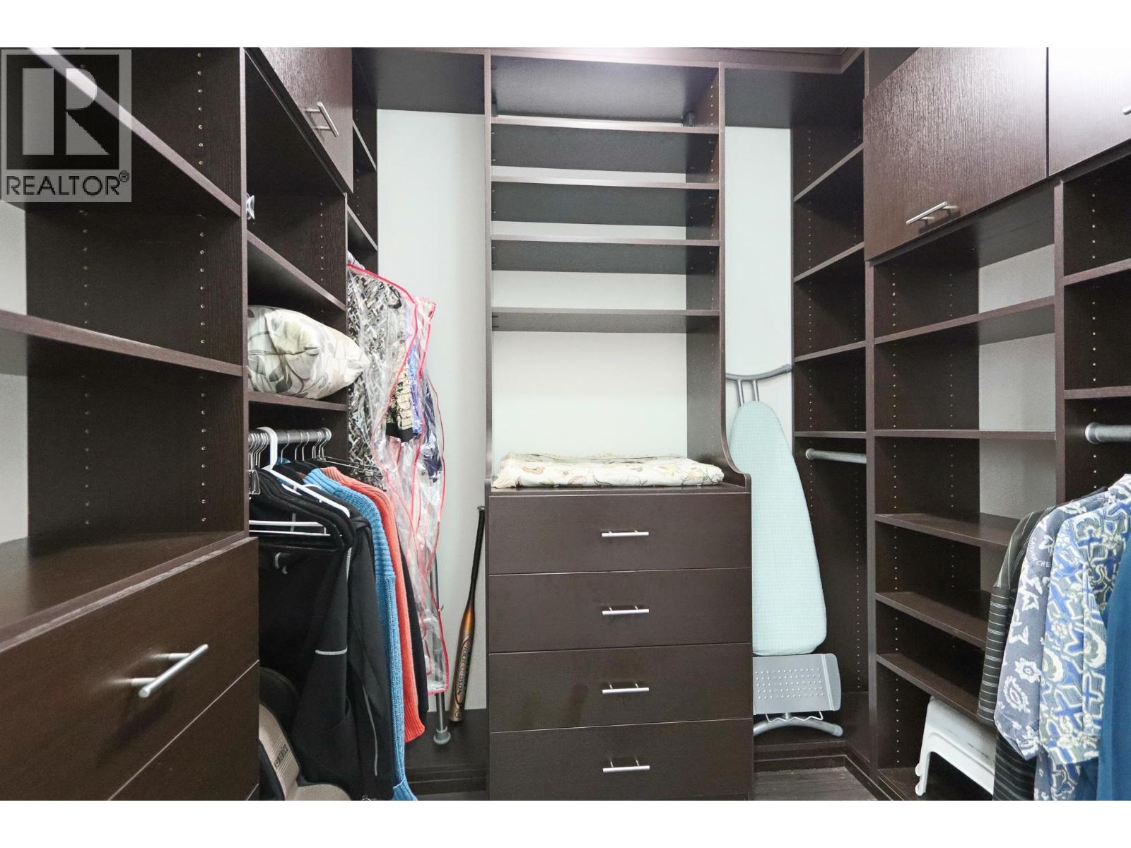 2202 2200 DOUGLAS ROAD, Burnaby