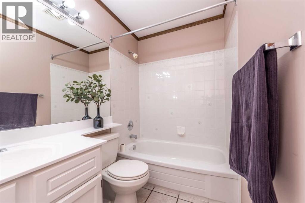 Single Family House Bungalow for Sale in  Douglas Woods Drive SE Douglasdale/Glen Calgary 