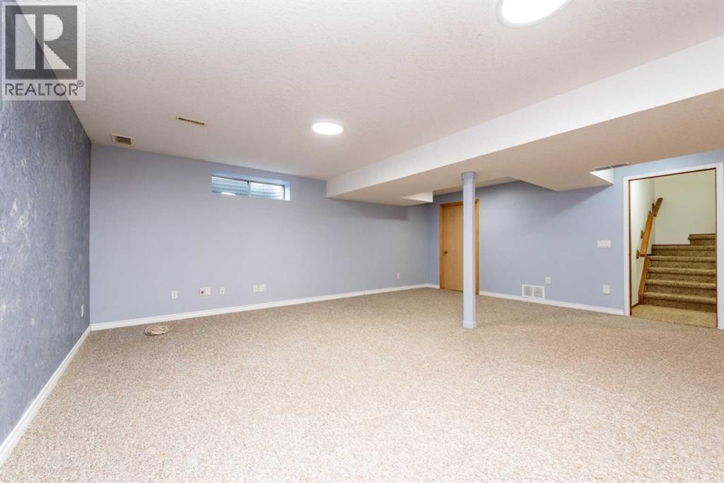 Single Family House Bungalow for Sale in  Douglas Woods Drive SE Douglasdale/Glen Calgary 