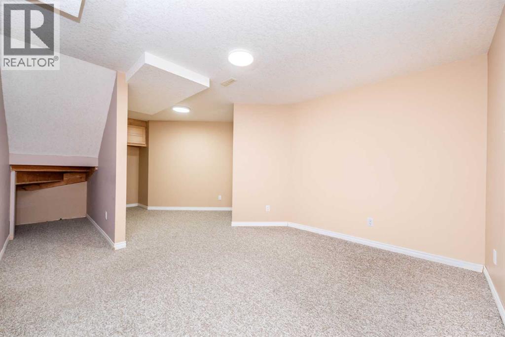 Single Family House Bungalow for Sale in  Douglas Woods Drive SE Douglasdale/Glen Calgary 