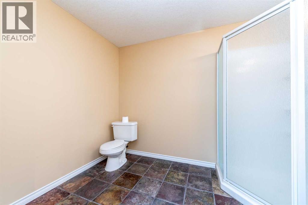 Single Family House Bungalow for Sale in  Douglas Woods Drive SE Douglasdale/Glen Calgary 