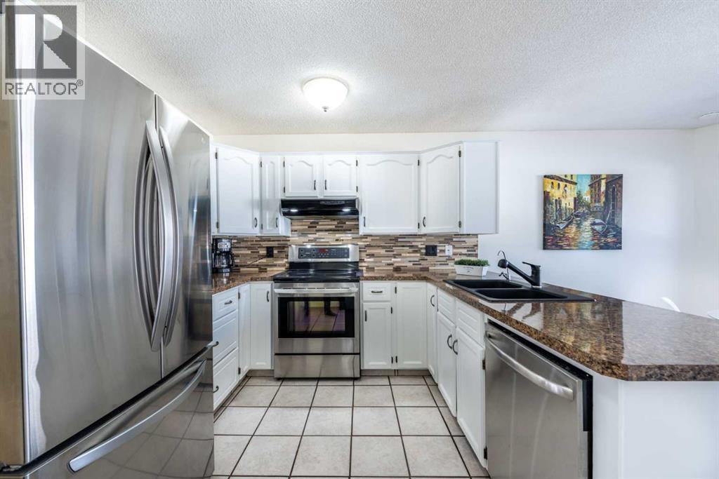 Single Family House Bungalow for Sale in  Douglas Woods Drive SE Douglasdale/Glen Calgary 