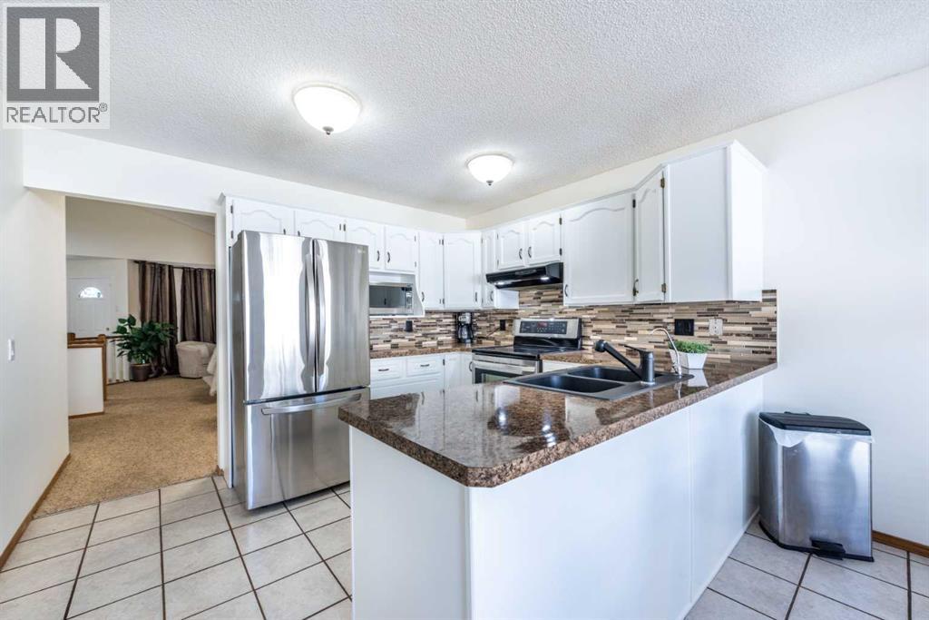 Single Family House Bungalow for Sale in  Douglas Woods Drive SE Douglasdale/Glen Calgary 