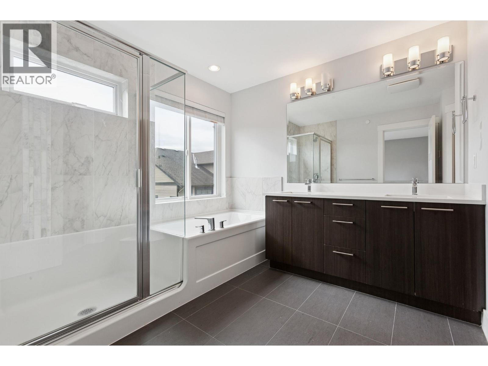 4668 ROBIN Lane, Tsawwassen