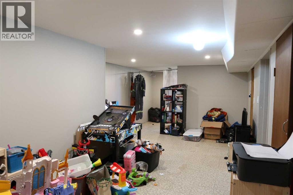 Single Family House Bungalow for Sale in   Avenue Parkdale Wetaskiwin 