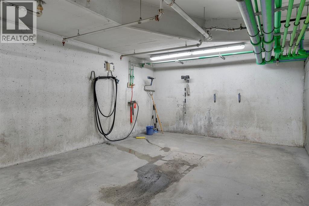 Single Family House for Sale in   Hemlock Crescent SW Spruce Cliff Calgary 