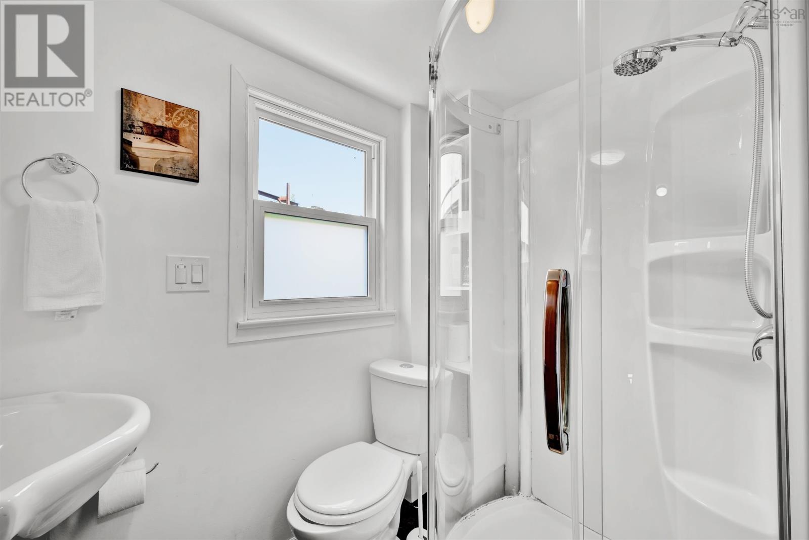 Property 17 of 32 of 3709 Barrington Street