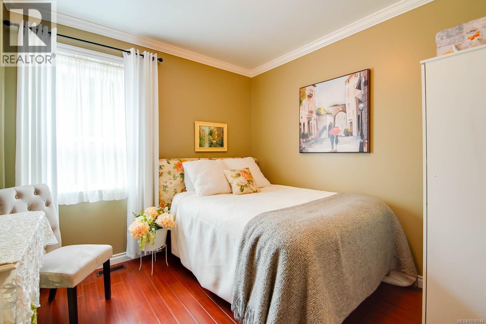 4025 SHAUGHNESSY ST - 32