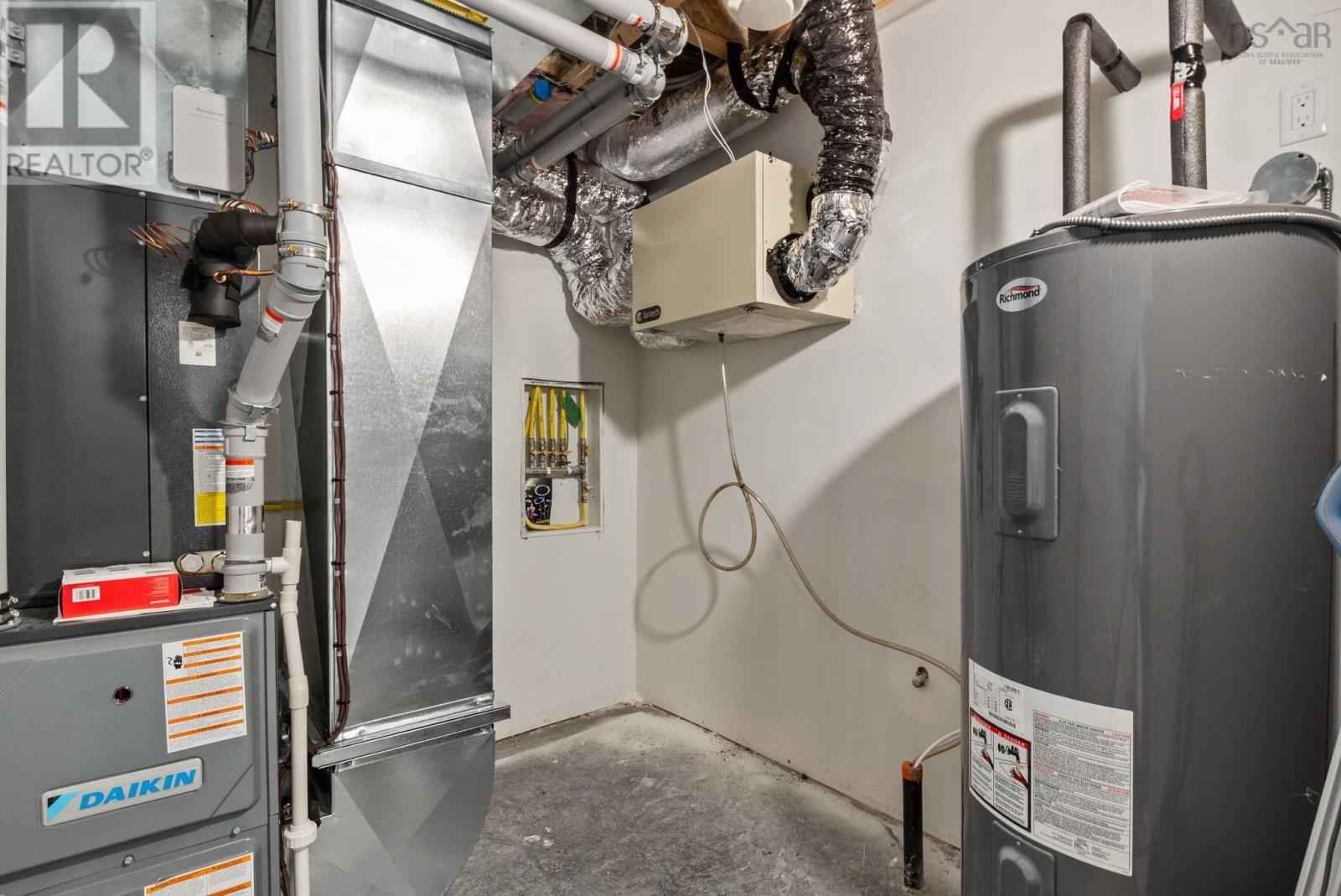 Property 40 of 50 of 52 Innsbrook Way