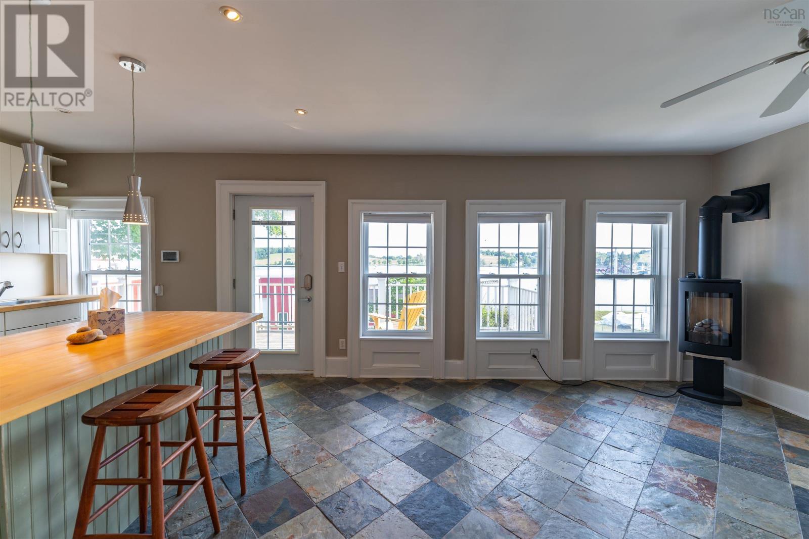 Property 17 of 38 of 44 Montague Street