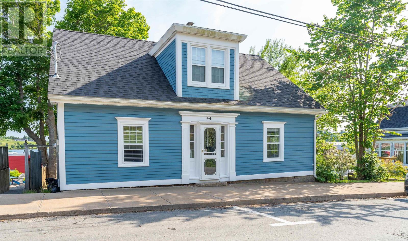 Property 4 of 38 of 44 Montague Street