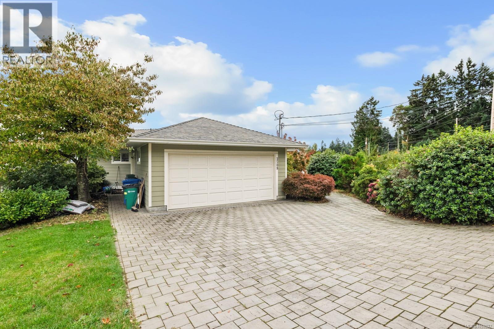  2509 Mill Bay Road, Mill Bay