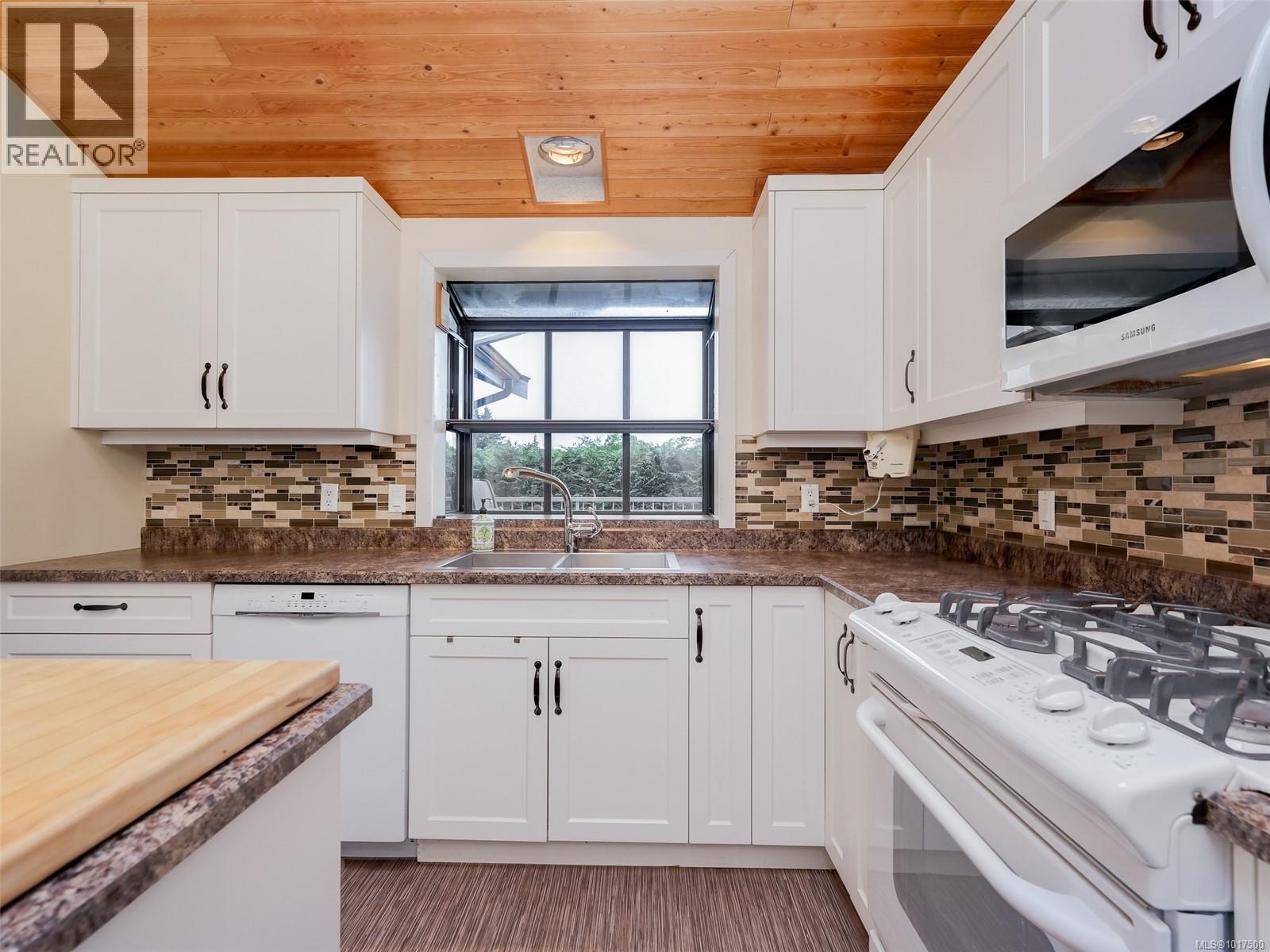  3198 Ilona Place, Colwood