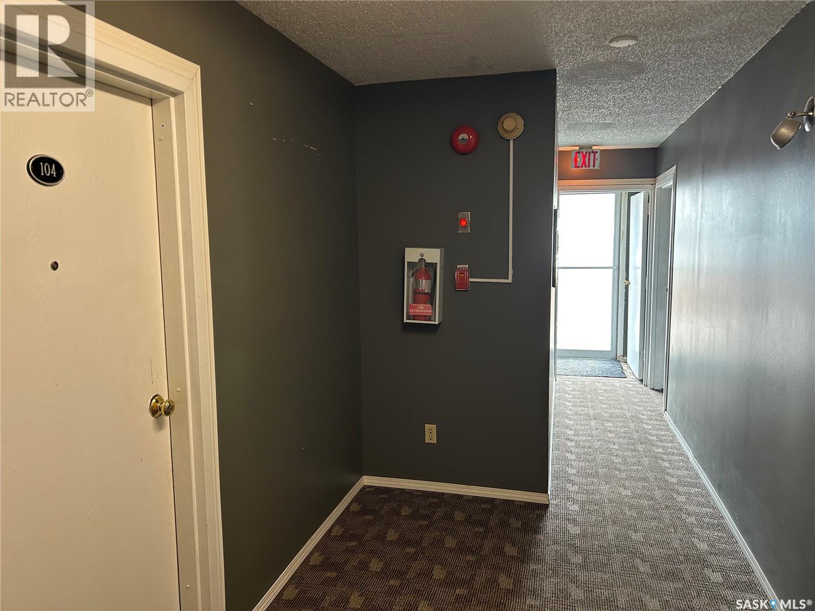 1245 12TH AVENUE SW - Photo 4 of 27, Moose Jaw, Saskatchewan