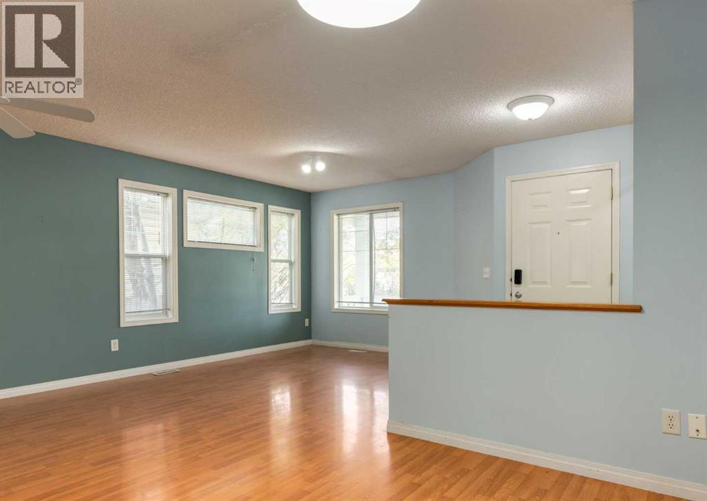 Single Family House for Sale in   Avenue NE Tuxedo Park Calgary 