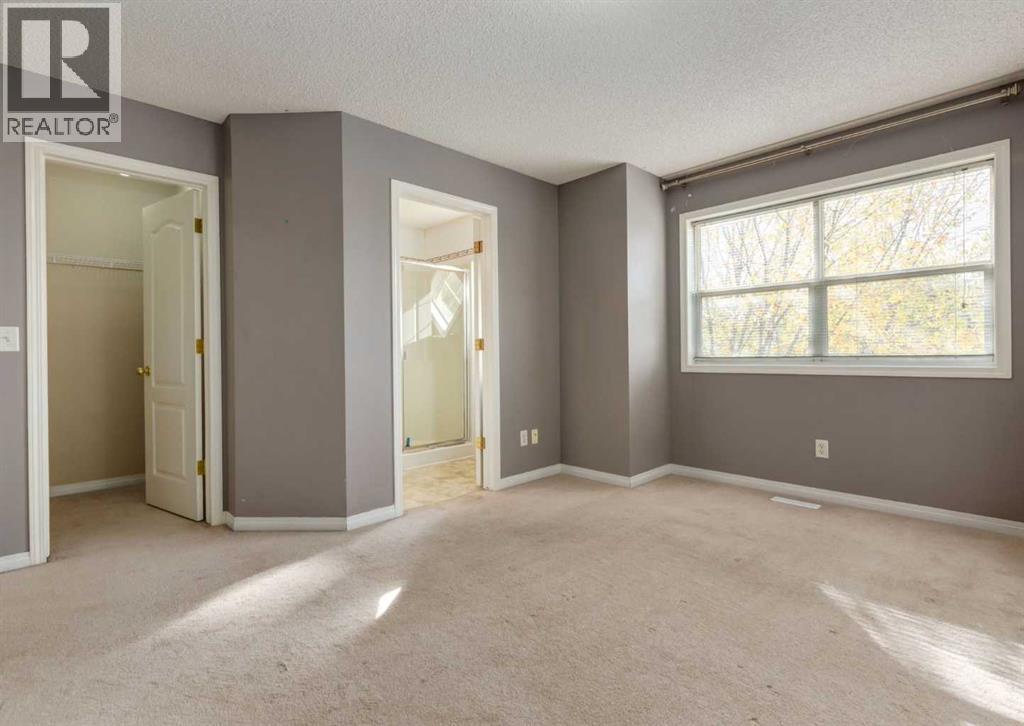 Single Family House for Sale in   Avenue NE Tuxedo Park Calgary 