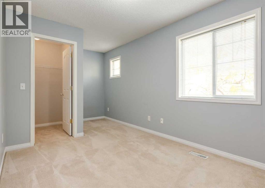 Single Family House for Sale in   Avenue NE Tuxedo Park Calgary 