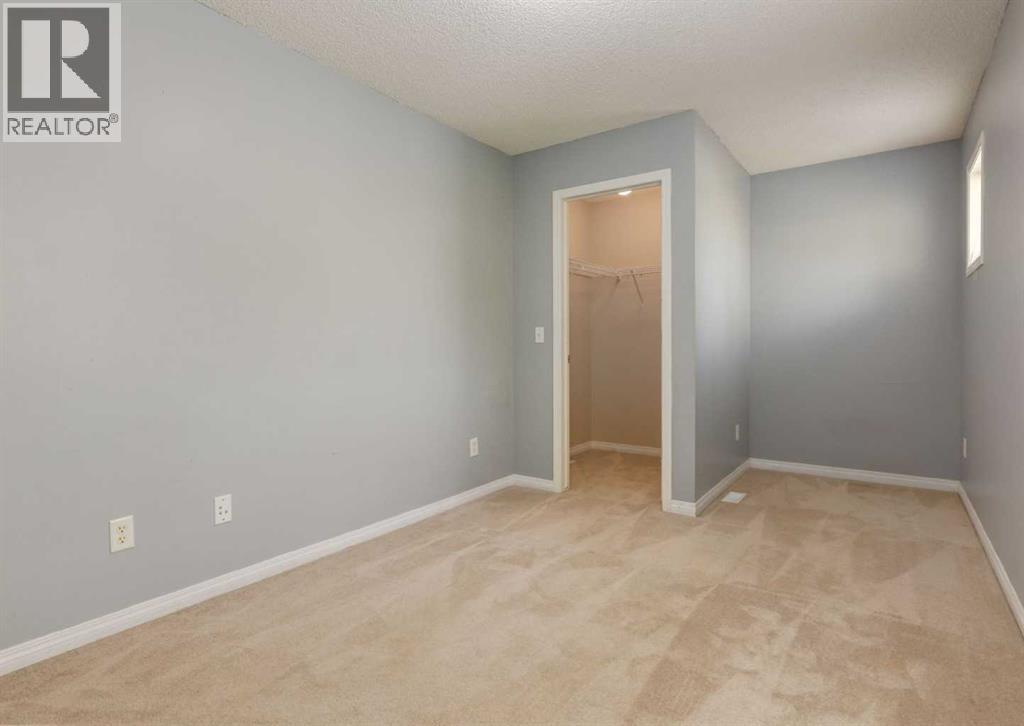 Single Family House for Sale in   Avenue NE Tuxedo Park Calgary 