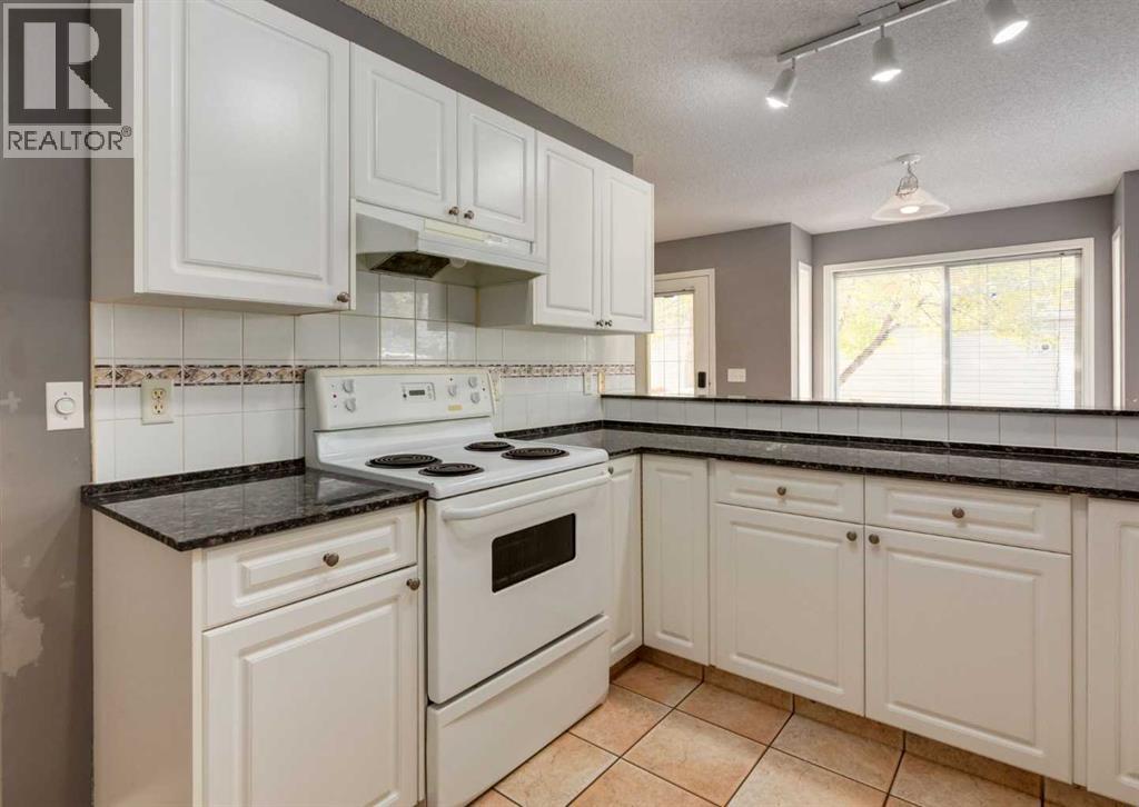 Single Family House for Sale in   Avenue NE Tuxedo Park Calgary 