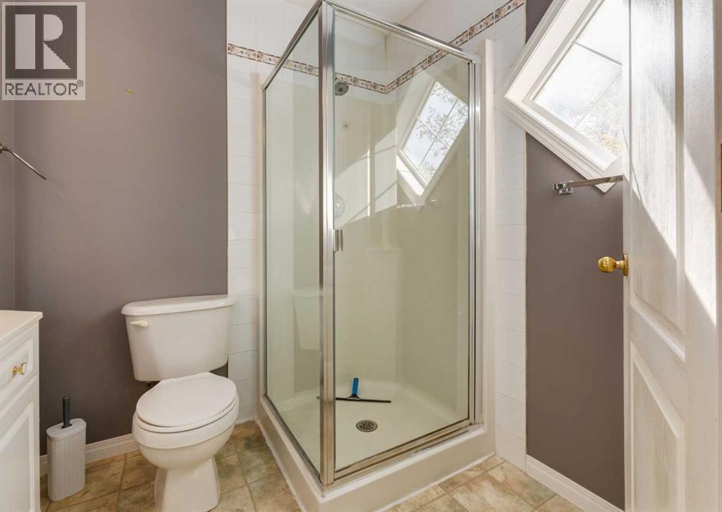 Single Family House for Sale in   Avenue NE Tuxedo Park Calgary 