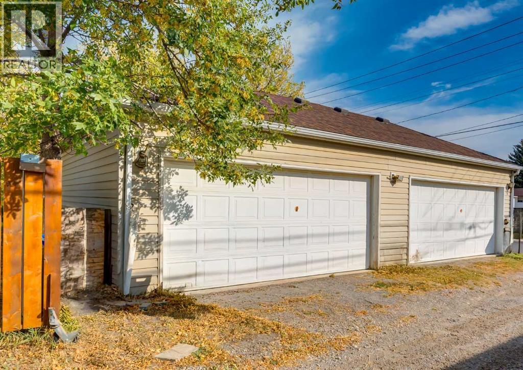 Single Family House for Sale in   Avenue NE Tuxedo Park Calgary 