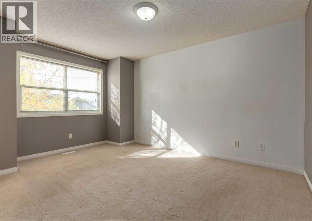 Single Family House for Sale in   Avenue NE Tuxedo Park Calgary 