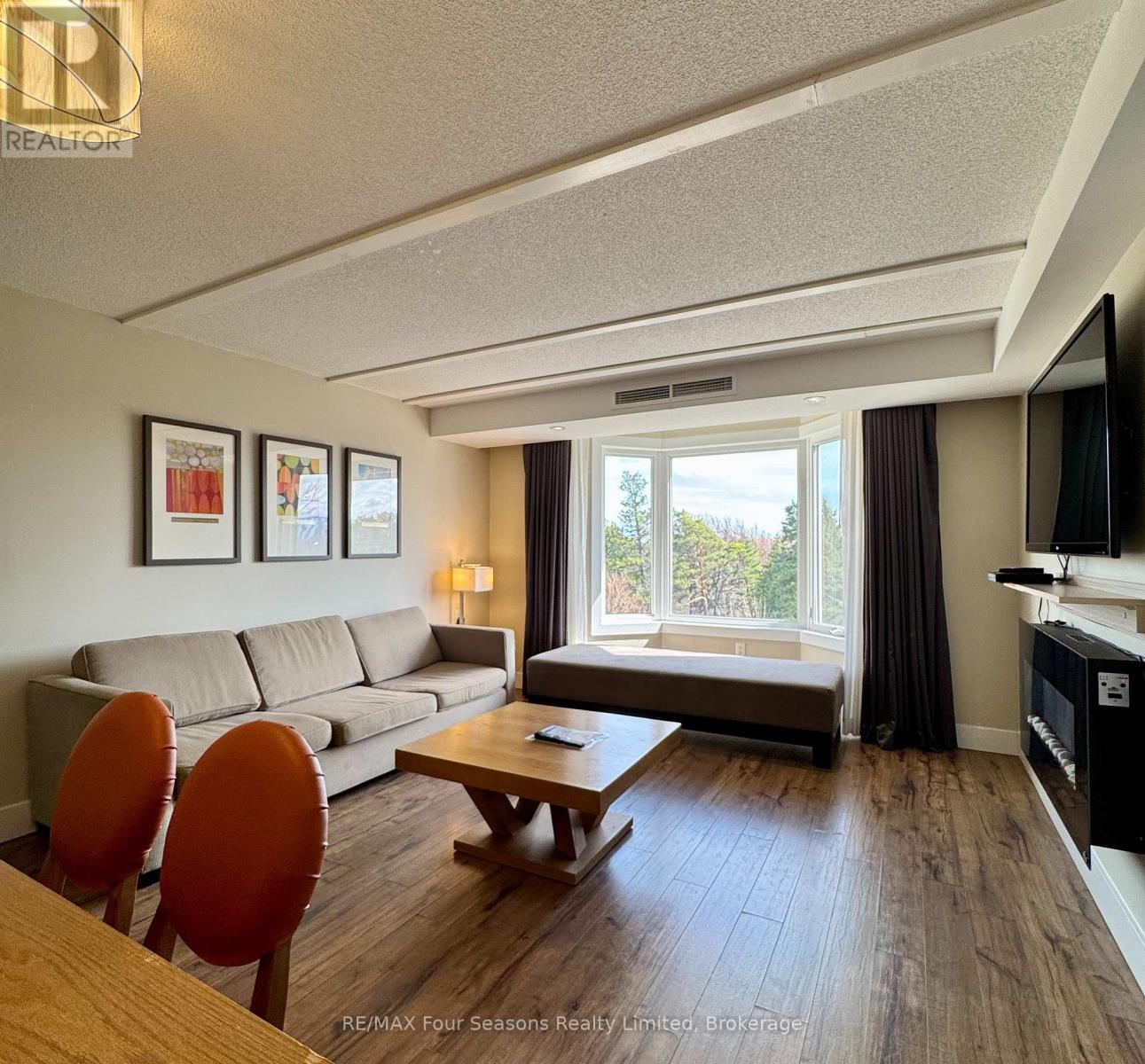 #5209 9 HARBOUR STREET E - 12