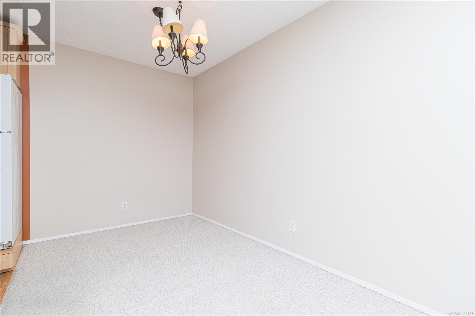 412 1655 Begbie Street, Victoria