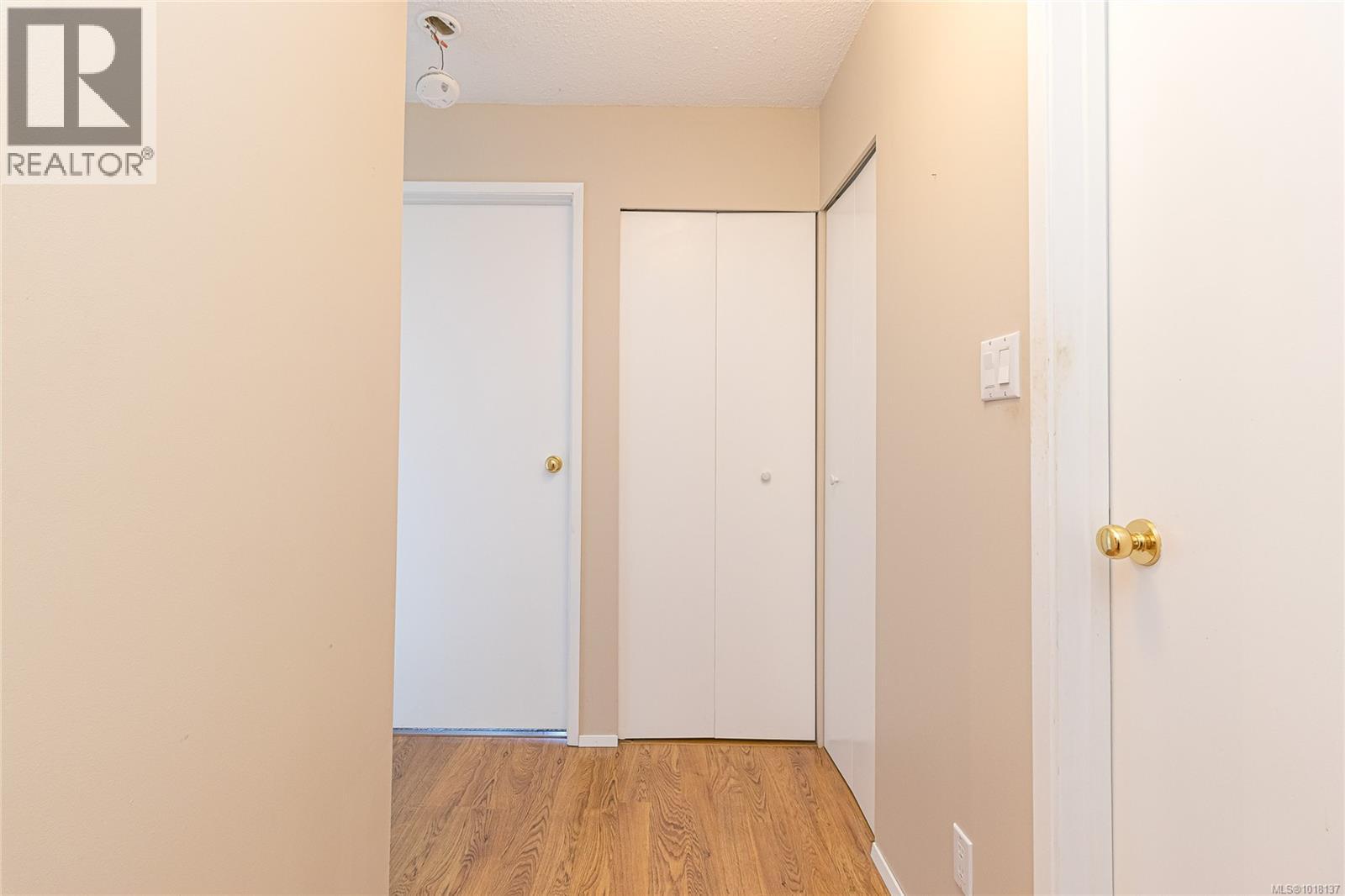 412 1655 Begbie Street, Victoria