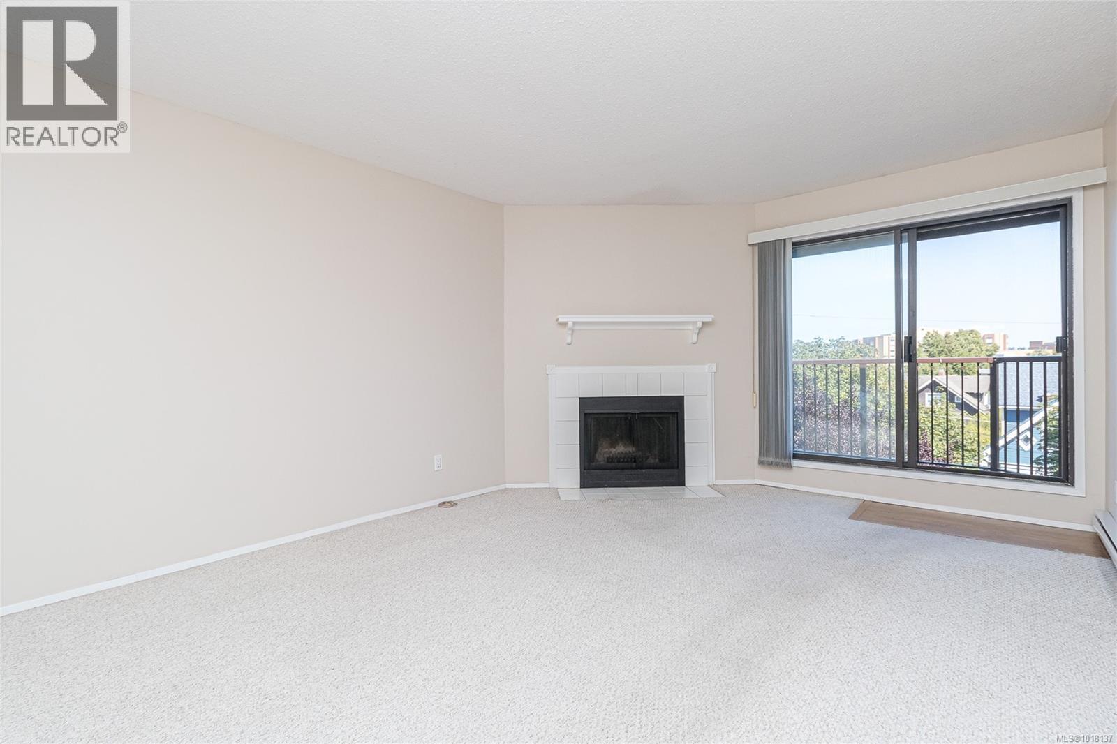 412 1655 Begbie Street, Victoria